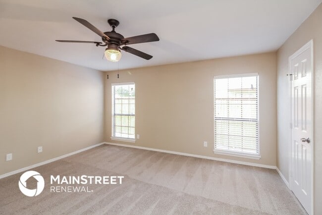 Building Photo - 8414 Kensington Dr