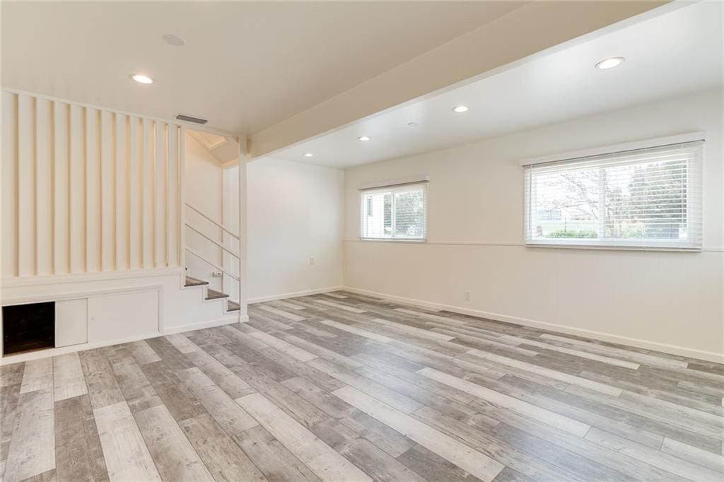 Front bedroom offers corner location with great light - 1500 Voorhees Ave