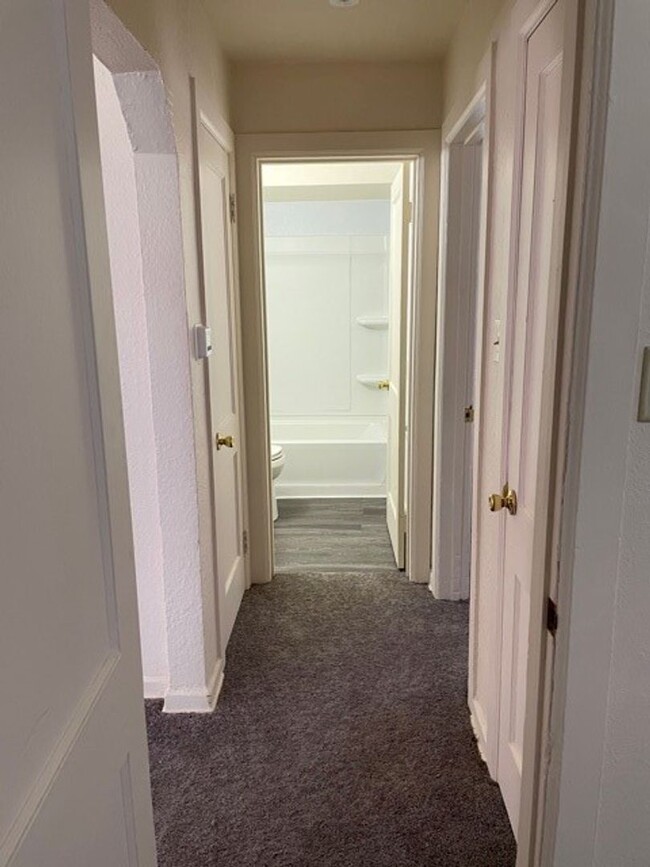 Building Photo - Available NOW! Darling 2 Bedroom Ranch