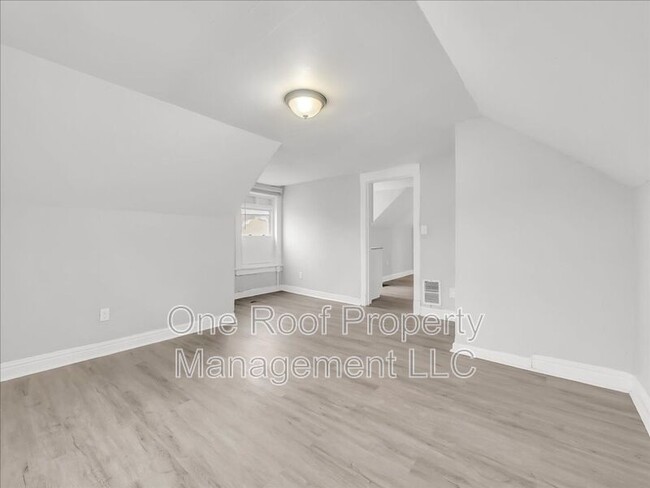 Building Photo - 324 N Hardesty