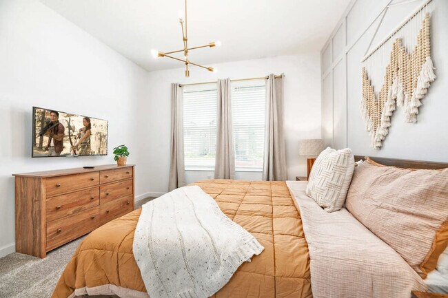 Building Photo - 4246 Paragraph Dr