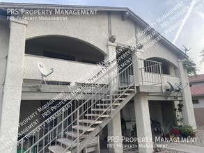 Building Photo - 465 W Ivyglen St