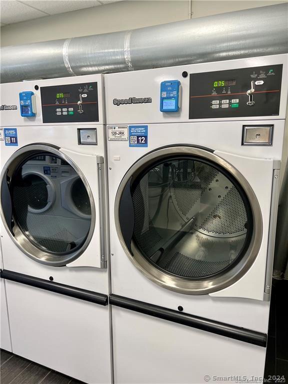 Building Photo - 444 Bedford St