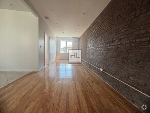 Building Photo - Fully Renovated 1-Bedroom Apartment in the...
