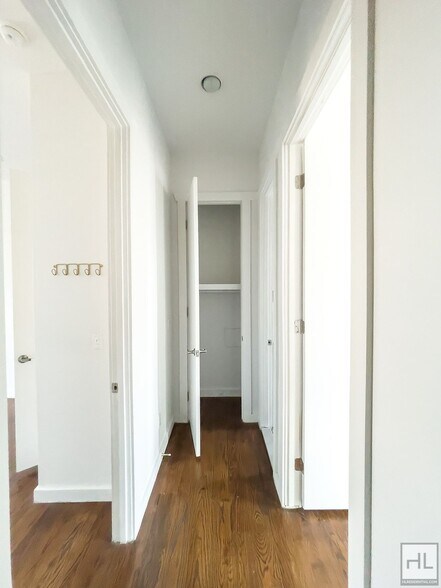 Building Photo - EASTERN PARKWAY / 2-Bed 1 Bath