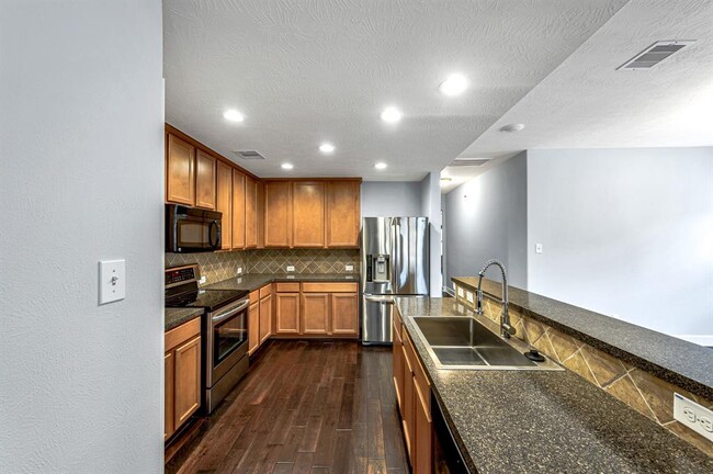 Building Photo - 22435 Stamford Brook Ct