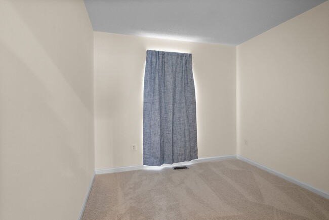 Building Photo - 3 Bed 2.5 Bath - Silver Spring Townhouse -...