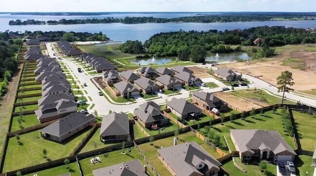 Building Photo - 8402 Coral Cove Pass Ln