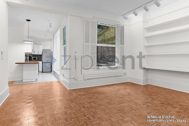 Building Photo - 1519 3rd Ave