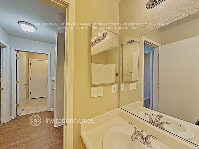 Building Photo - 405 3rd St