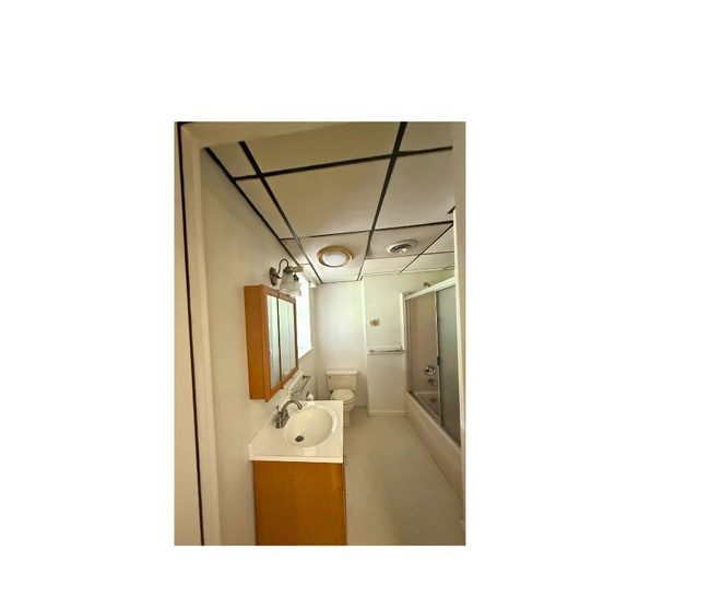 Building Photo - 157 Shade Rd