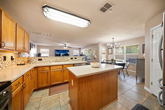 Building Photo - 15206 Redbird Mnr