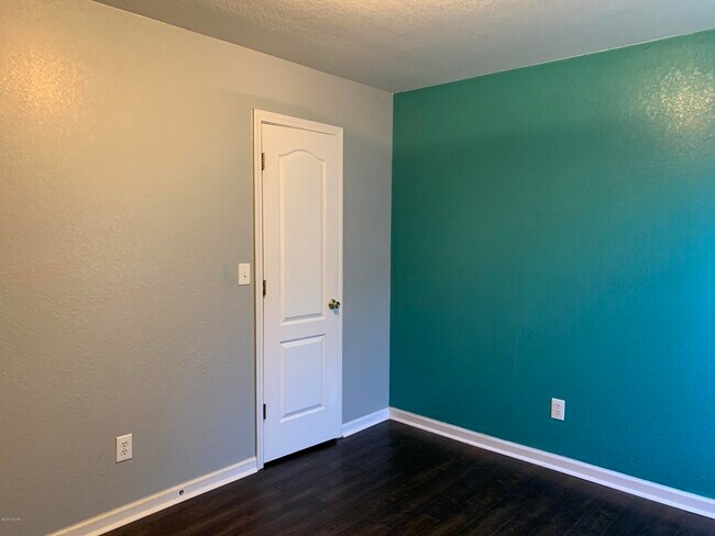 Building Photo - 207 Beaumont Heights