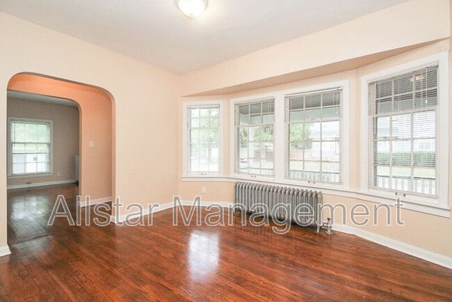 Building Photo - 2100 Cottage Grove Ave