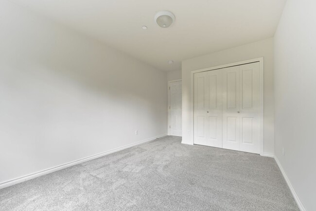 Building Photo - Nice 5 Bed / 2.5 bath house for rent in Kenmore.