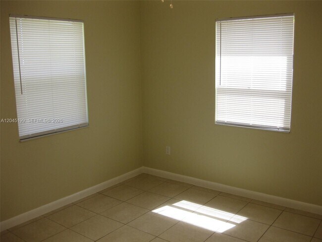 Building Photo - 1520 SW 305th St