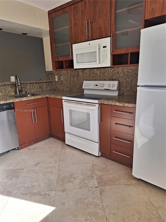 Building Photo - 704 NW 92nd Ave