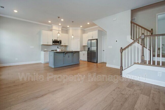 Building Photo - 5914 Ardrey Kell Rd
