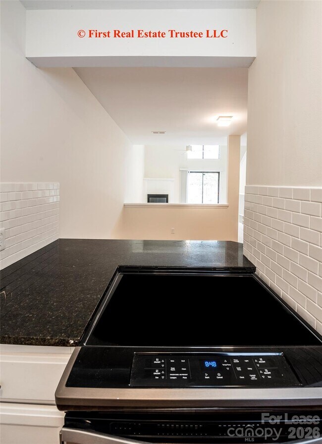 Building Photo - 7930 Charter Oak Ln