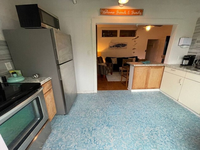 Building Photo - 2521 Avenue Q