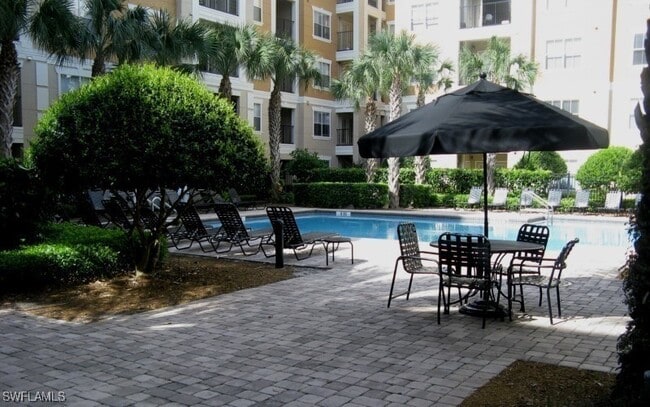 Building Photo - 202 E South St