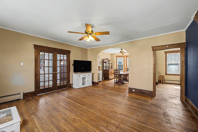 Building Photo - 615 Shore Rd