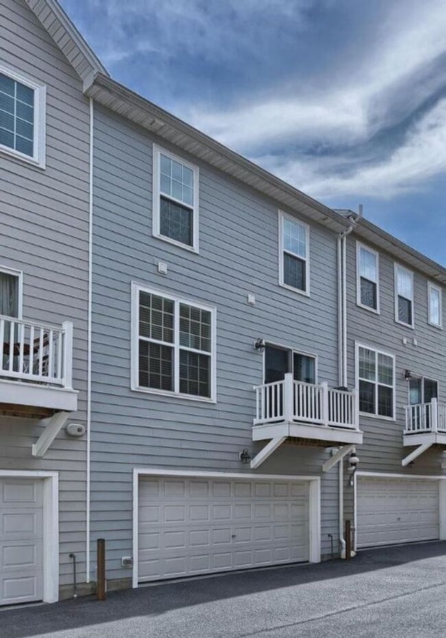 Building Photo - 137 Summer Ln