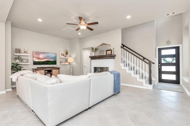Building Photo - 9423 Starlight Oak Dr
