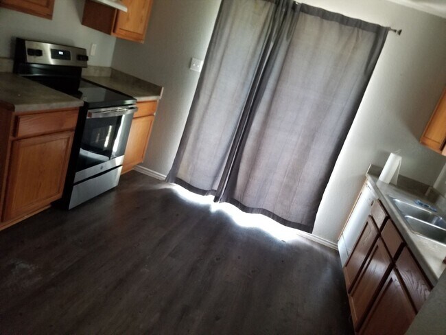 Building Photo - 2354 Mission View