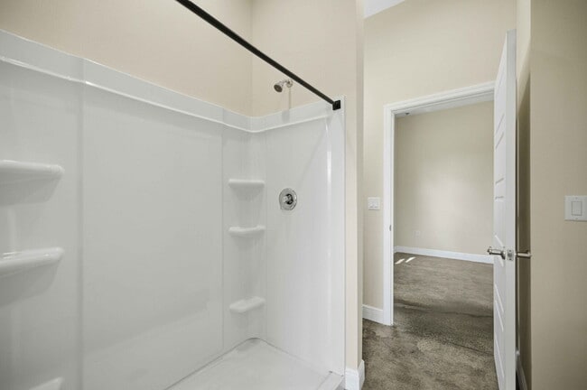 Building Photo - Country Living with Modern Convenience!