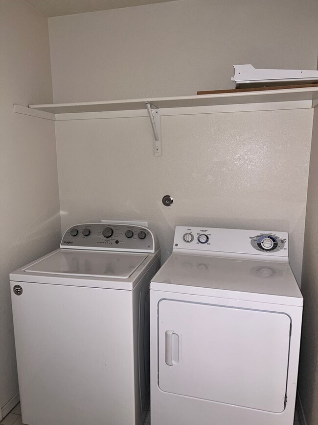 Building Photo - Gated community, 2 Br, 2.5 Ba w/ appliance...