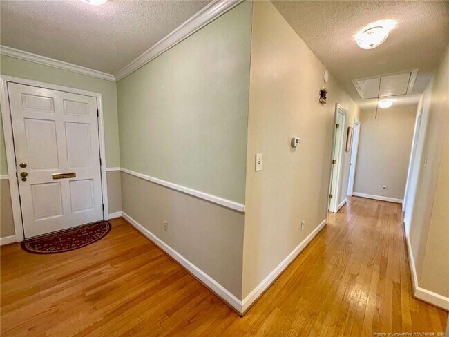 Building Photo - 2514 Dartmouth Dr