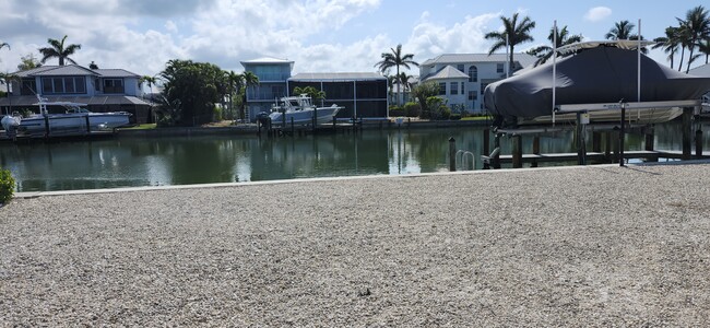 Building Photo - 1666 Sabal Palm Dr