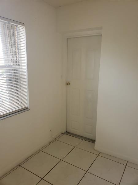 Building Photo - 4364 NW 9th Ave