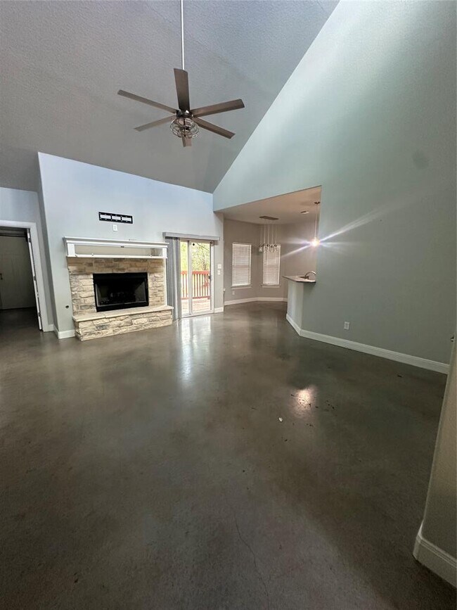 Building Photo - 210 Arbor Hill Way