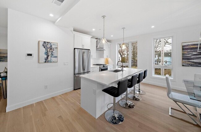 Building Photo - 1169 Adams St