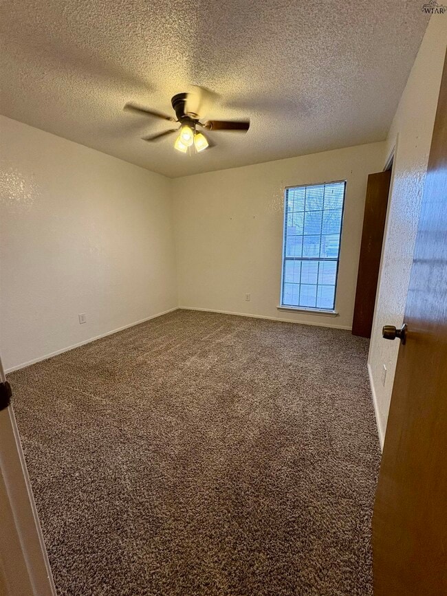 Building Photo - 4644 Fairway Blvd