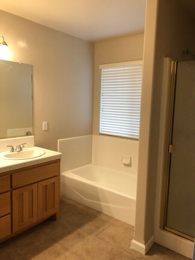 Building Photo - 1165 Dog Leg Dr