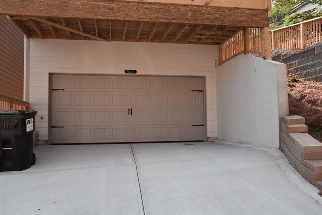 Building Photo - 549 Ruths Dr