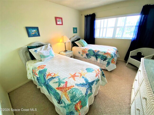 Building Photo - 10 Sunflower St