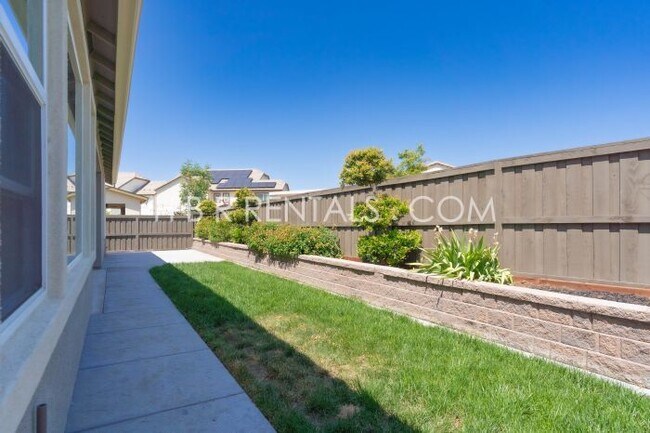 Building Photo - Ellis Neighborhood  | Spacious Single-Stor...