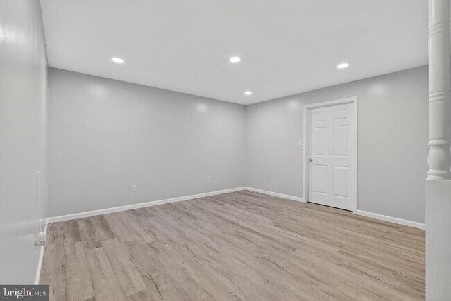 Building Photo - 613 Candlestick Ln