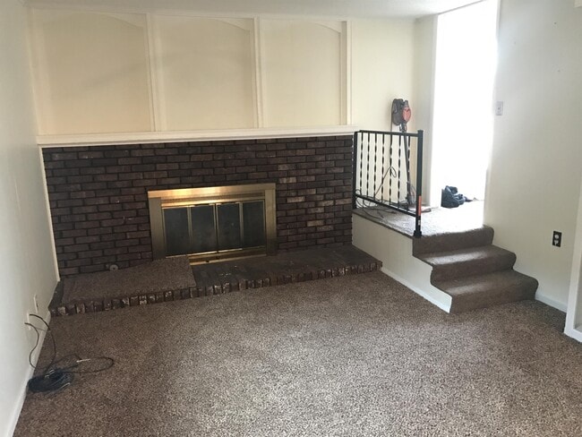 Building Photo - 205 W 34th St