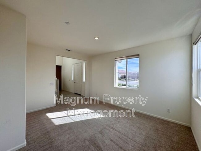 Building Photo - 31310 Reserve Dr