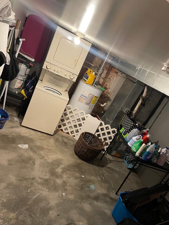 Building Photo - 910 Ramsay St