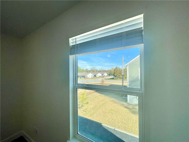 Building Photo - 506 Park St