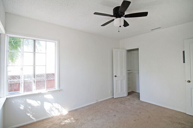 Building Photo - 1706 Pullman Ln