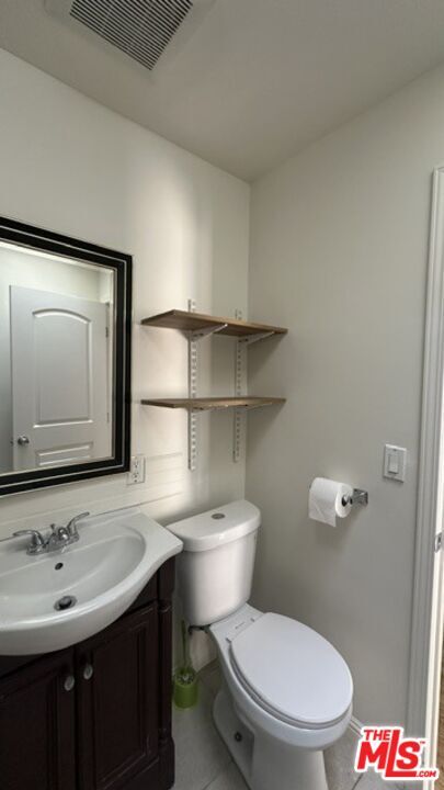 Building Photo - 1849 S Wilton Pl