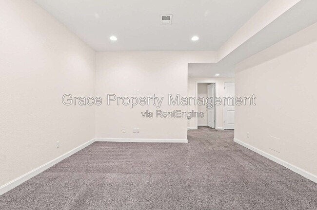 Building Photo - 8562 E 49th Pl