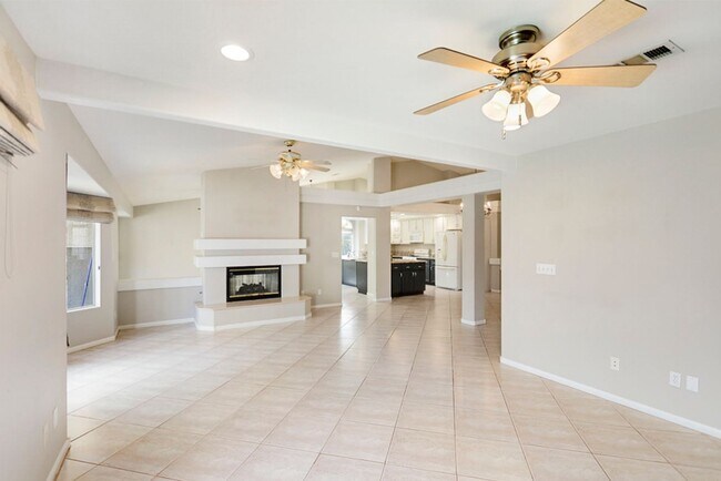Building Photo - Single Story Northwest 3 Bedroom Pool Home